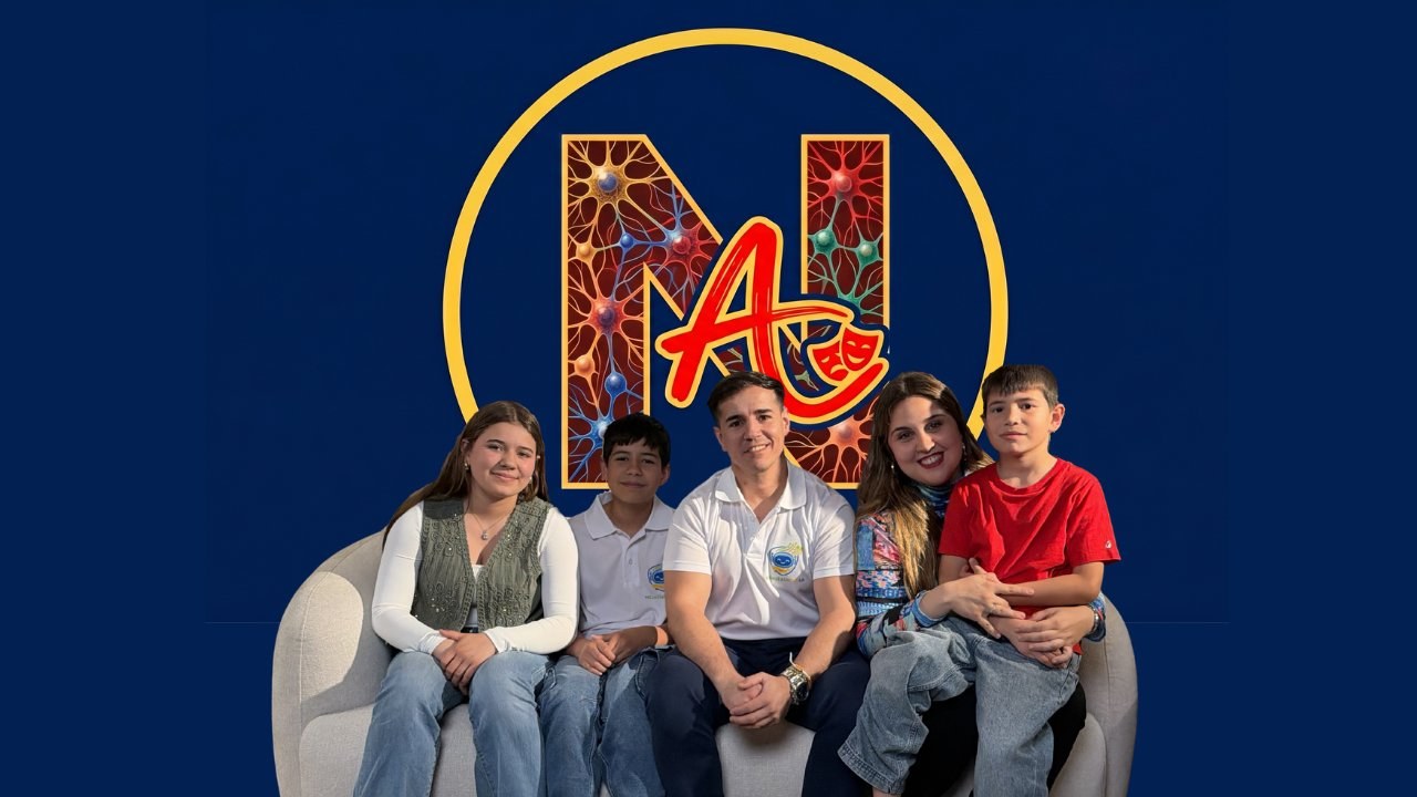 Lara con su familia